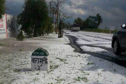 Maharashtra government gives Rs 2,500-cr compensation to hailstorm-hit farmers