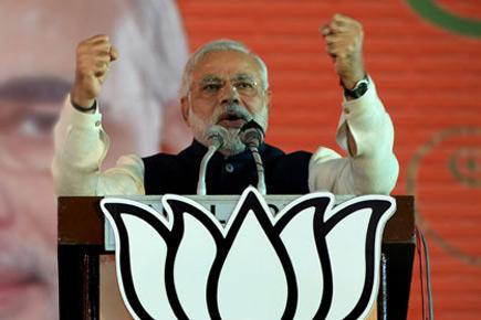 Elections 2014: Chaos at Narendra Modi's rally in Bihar, police lathicharge crowd