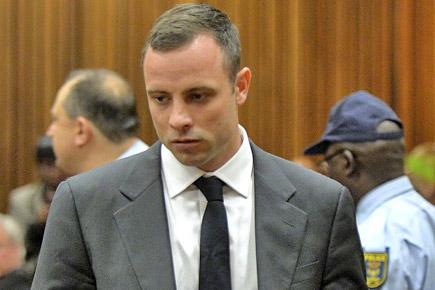 Oscar Pistorius pleads not guilty to Reeva Steenkamp murder