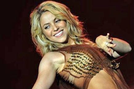 'La la la' is Shakira's new FIFA 2014 World Cup song