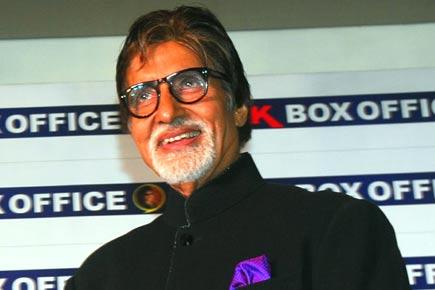 Amitabh Bachchan cycles for 'Piku' in Kolkata