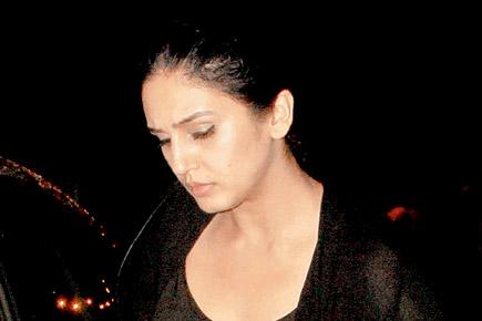 Huma Qureshi's night out with friends
