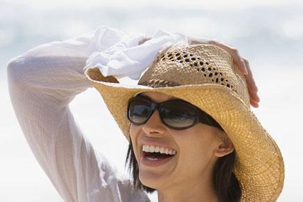 Wear sunglasses to avoid common eye disease