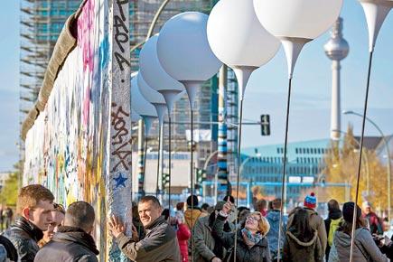 Germany marks 25 years since the fall of Berlin Wall 
