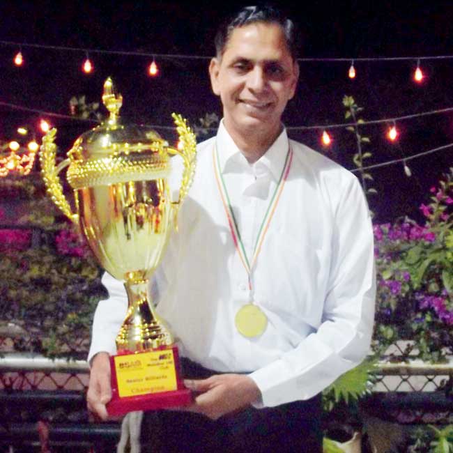 Maharashtra No 1 Arun Agrawal with his winner