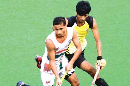 Gold Cup hockey: Navy beat Western Rly 4-3