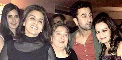 This picture uploaded by Ranbir Kapoor’s cousin, Nitasha Nanda (extreme right) has Katrina Kaif standing behind Neetu Kapoor