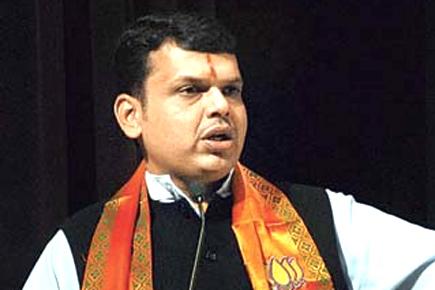 Devendra Fadnavis urges youth to make Swachh Bharat a people's movement