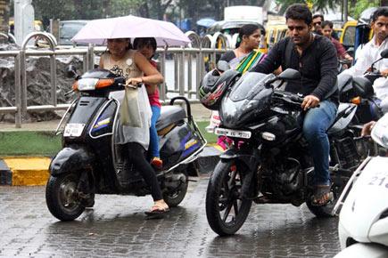 Sudden, intense rainfall occurs Mumbai's western suburbs