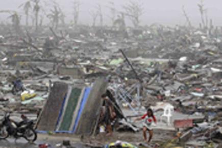 Typhoon kills four in Philippines