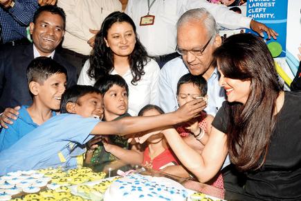 Aishwarya Rai Bachchan celebrates with children from NGO
