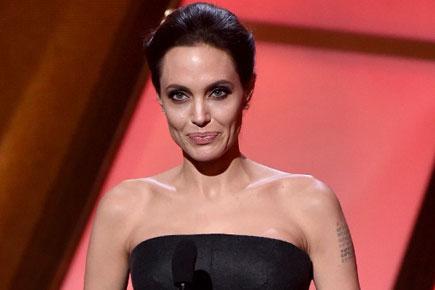 Angelina Jolie recovers from chickenpox