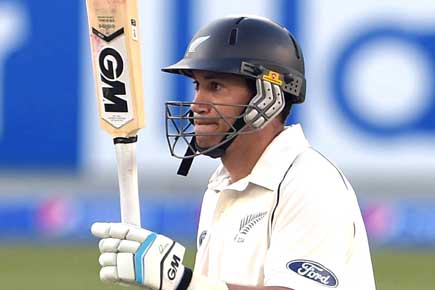 2nd Test: Ross Taylor rescues New Zealand after Sarfraz's ton