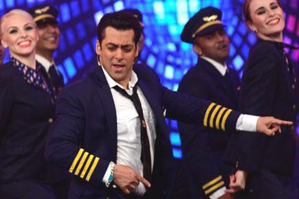 'Bigg Boss 8' takes off, contestants revealed