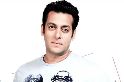 Salman Khan donates Rs 50 lakh to Jammu & Kashmir relief fund