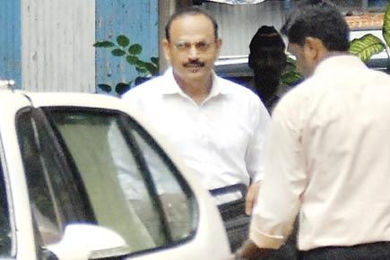 Paraskar is deliberately delaying investigation: Chief public prosecutor