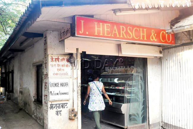 Hearsch & Co is like a secret hangout, given its clandestine location. Pics/Nimesh Dave