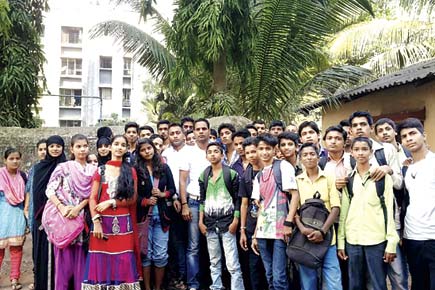 200 students allege Mumbai school cheated them of Rs 2,000 each