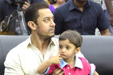 Aamir Khan gives his son Azad Eidi of Rs 2