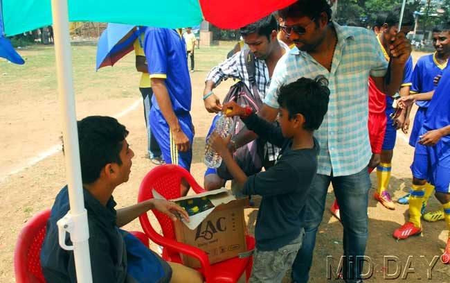 Some teams like Thakur College brought their own supplies of water at the Anna Bhau Sathe ground. Water was provided at the ground by the organisers Pic/Sayyed Sameer Abedi