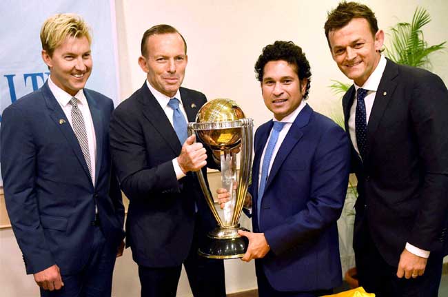 (From left to right): Brett Lee, Australian PM Tony Abbott, Sachin Tendulkar and Adam Gilchrist with the World Cup trophy in Mumbai on Thursday
