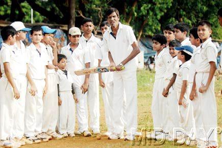 After battling alcohol addiction, Eknath Solkar's brother now coaching young cricketers