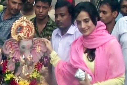 Ameesha Patel bids goodbye to Lord Ganesha