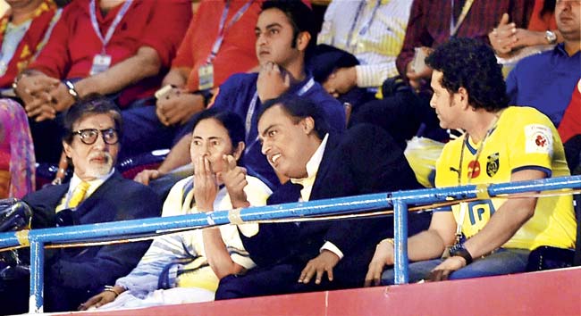 Amitabh Bachchan, Mamata Banerjee, Mukesh Ambani and Sachin Tendulkar at the Indian Super League