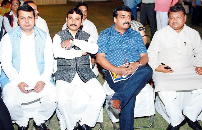 Anil Mishra, Jitendra Dubal, Sanjum Jaiswal and Jual Oram