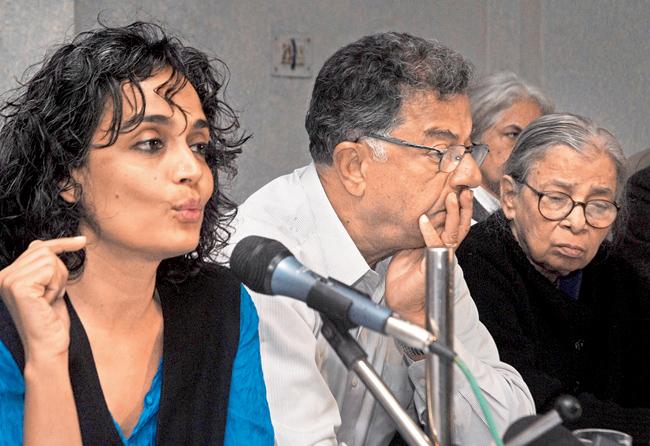 (Left to Right) Arundhati Roy, Girish Karnad and Mahashweta Devi