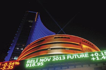 Sensex trades in red; metal stocks down