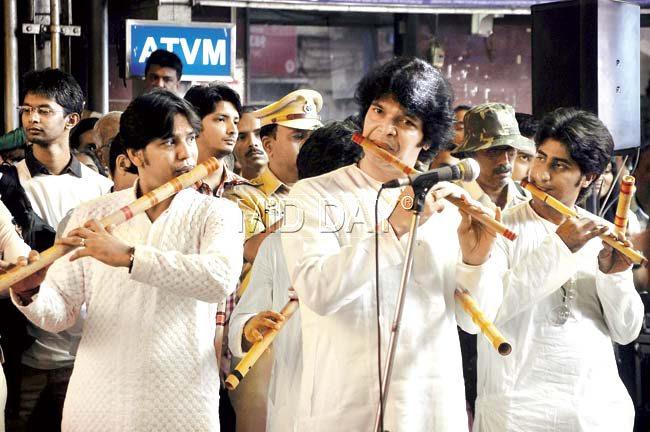 Musical greats performing at CST station. Pic/Sameer Markande