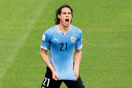 Edinson Cavani scores as Uruguay beat Japan