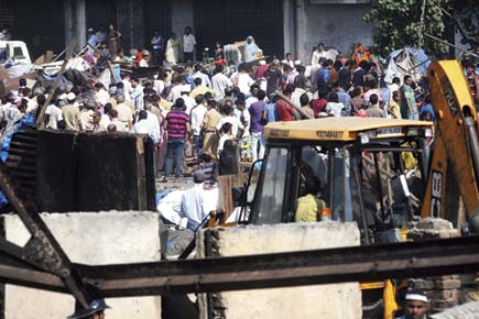 Mumbai Port Trust demolishes 600 shanties, 10 yrs after encroachment