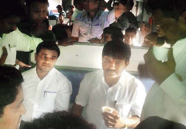 Nashik MP Hemant Godse (second from right) with members of the Panchavati Passengers Association. The train was delayed by nearly 15 minutes on that day as well