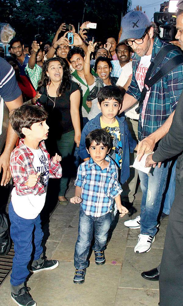 Hrithik with his sons Hridhaan and Hrehaan