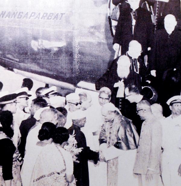 Indira Gandhi and Vijayalakshmi Pandit