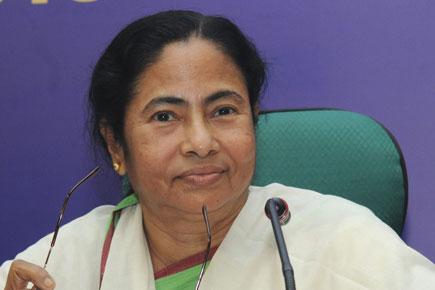 Did Saradha group bag contract with IRCTC during Mamata Banerjee's tenure as Rly Min?