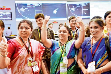 India enters Mars on debut, creates space history