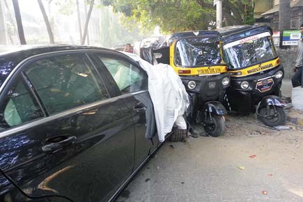 Mumbai: To avoid reckless biker, man rams Merc into four vehicles
