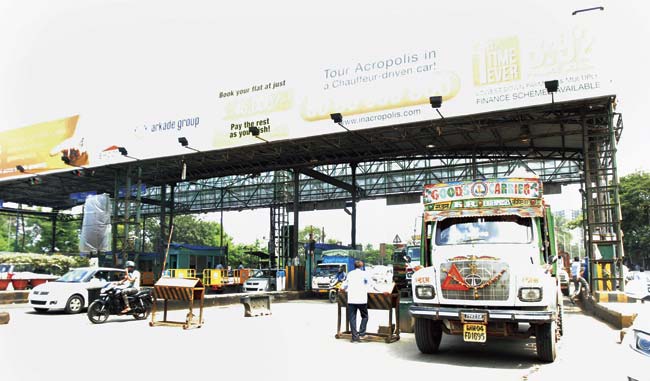 Vehicles at the Dahisar toll naka. Octroi exists only in Mumbai, it has been replaced by LBT elsewhere in Maharashtra. File pic