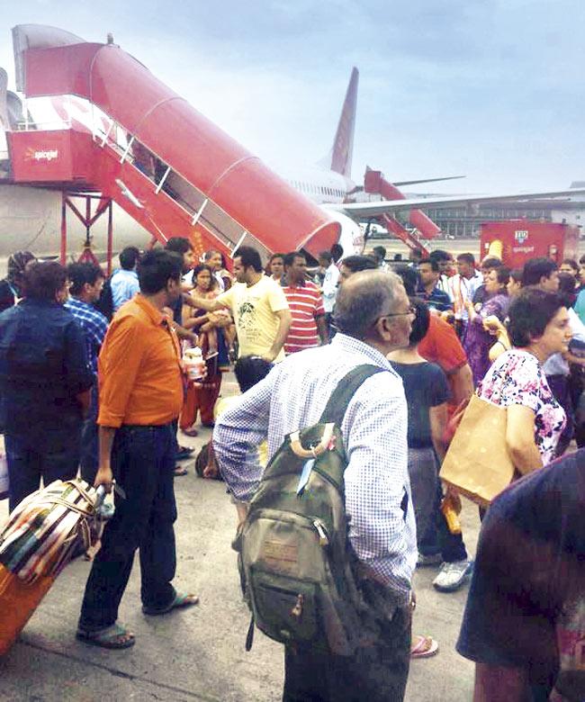Passengers in the SpiceJet flight, expecting to arrive in Delhi at around 11 am, ended up reaching their destination almost at 6 pm