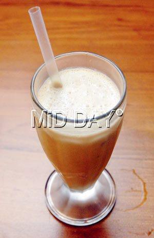 Salted Caramel and  Banana Smoothie 