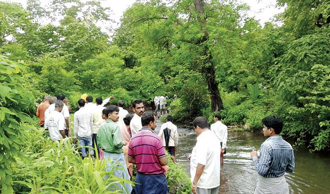 25 Thane Forest Dept officials and 25 villagers formed a search party to look for Darshana. They searched for eight hours on Wednesday and on subsequent days as well