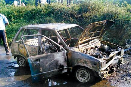 Escape car bursts into flames, forces jewel thieves to run again!