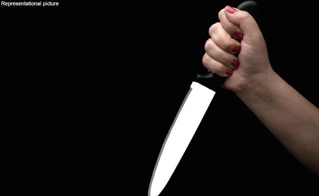 Mumbai crime: Eunuch stabs cheating lover, tells cops goons did it instead