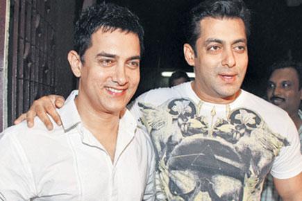 Salman Khan invites Aamir Khan, neglects SRK for Arpita's wedding