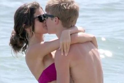 Selena Gomez teases Justin Bieber with a sexy pic