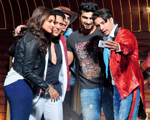 A selfie moment  (L-R) Parineeti Chopra, Govinda, Ranveer Singh, Arjun Kapoor and Ali Zafar