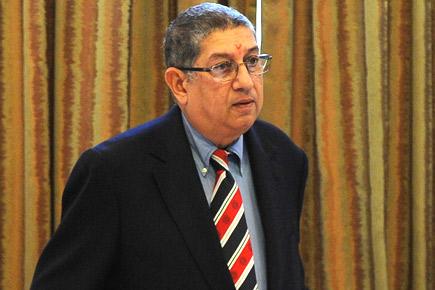 Defiant Srinivasan asks: Why should I ask Dhoni to resign as VP of India Cements?